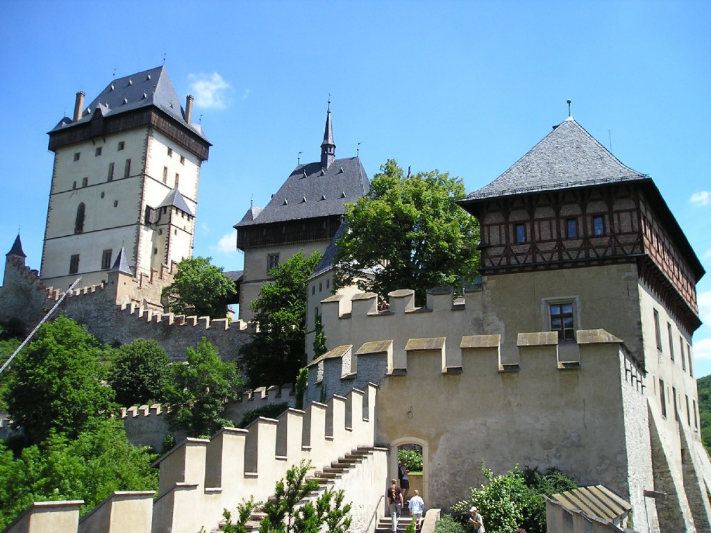 Karlstejn - hrad od studnicni veze